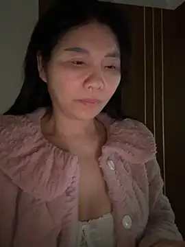 xiiuuff18 online show from March 22, 12:58 am