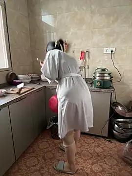 xiiuuff18 online show from May 16, 10:36 am