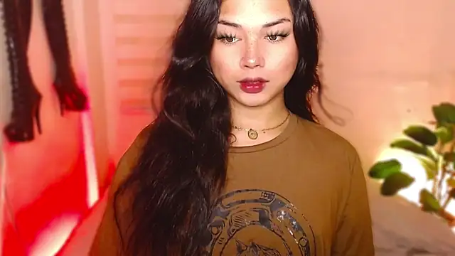 Snapshot of MissRumi_Hunter chatting on December 16, 6:57 pm MissRumi Hunter online show from December 16, 6:57 pm