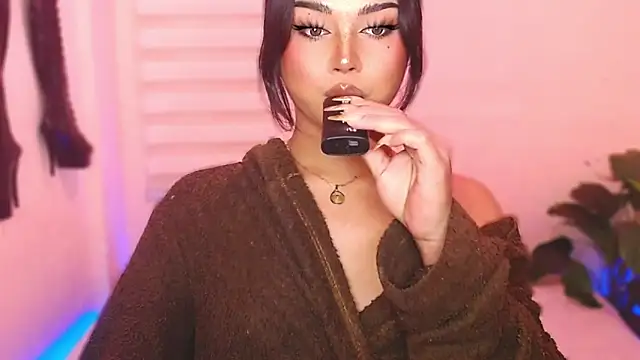 Snapshot of MissRumi_Hunter chatting on December 21, 12:01 pm MissRumi Hunter online show from December 21, 12:01 pm