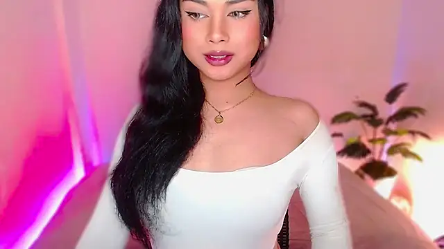 MissRumi Hunter online show from May 4, 7:10 pm