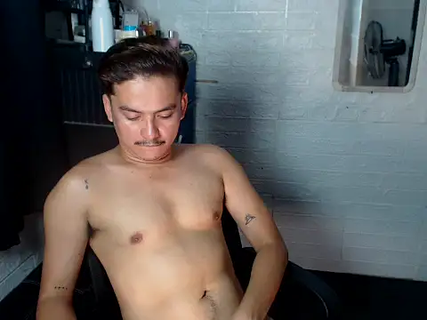 Snapshot of Tempting_jon chatting on April 21, 4:52 am Tempting jon online show from April 21, 4:52 am