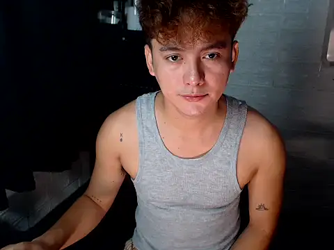 Snapshot of Tempting_jon chatting on April 29, 2:48 am Tempting jon online show from April 29, 2:48 am