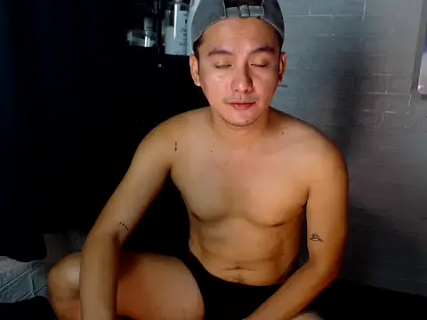 Snapshot of Tempting_jon chatting on May 2, 7:24 am Tempting jon online show from May 2, 7:24 am