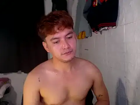 Snapshot of Tempting_jon chatting on May 8, 2:39 am Tempting jon online show from May 8, 2:39 am