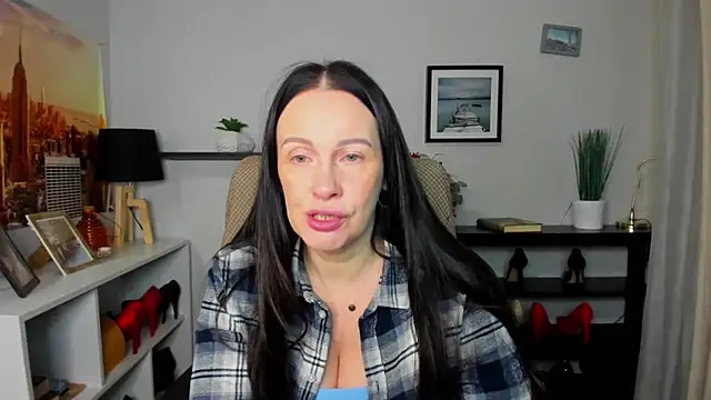 Velvet Jasmine online show from December 18, 6:30 am