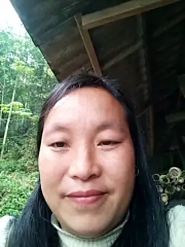 miss-su online show from March 22, 8:40 am