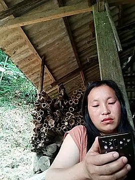 miss-su online show from April 28, 7:35 am