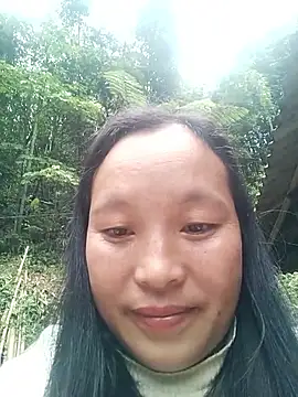 miss-su online show from April 29, 9:13 am