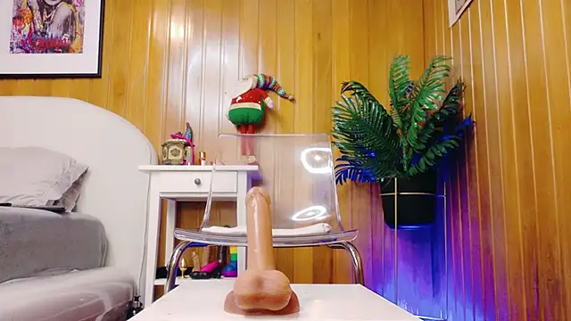 Zafiro Gem  online show from December 13, 9:20 pm