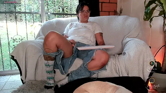 Paradisse  online show from March 31, 1:00 pm