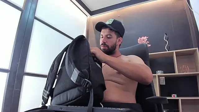 JhoanMontes online show from September 13, 7:46 pm