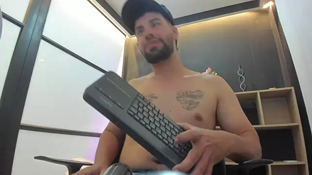 JhoanMontes online show from October 16, 7:37 pm