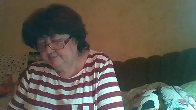 Snapshot of MilaSky5303 chatting on October 9, 4:27 pm MilaSky5303 online show from October 9, 4:27 pm