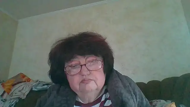 Snapshot of MilaSky5303 chatting on October 17, 9:01 am MilaSky5303 online show from October 17, 9:01 am