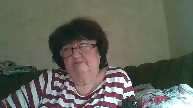 Snapshot of MilaSky5303 chatting on October 19, 9:54 am MilaSky5303 online show from October 19, 9:54 am