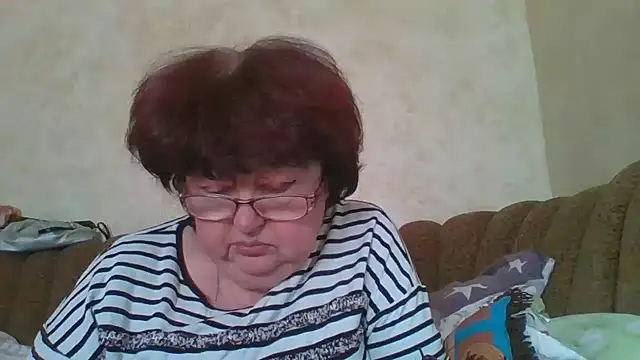 Snapshot of MilaSky5303 chatting on October 22, 10:37 am MilaSky5303 online show from October 22, 10:37 am