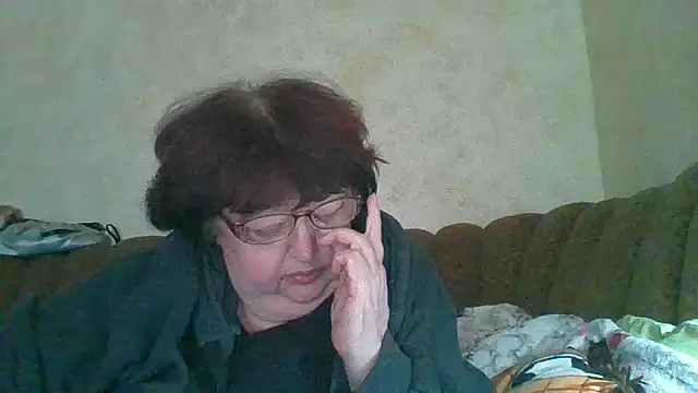 Snapshot of MilaSky5303 chatting on October 24, 9:28 am MilaSky5303 online show from October 24, 9:28 am