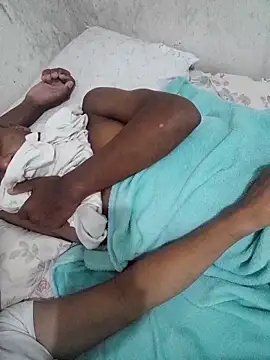 Snapshot of Endrios77 chatting on April 7, 5:19 am Endrios77 online show from April 7, 5:19 am