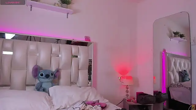 Darlyn tenderhot   online show from March 17, 3:15 pm