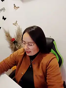 Daliz Leon online show from October 1, 1:22 am