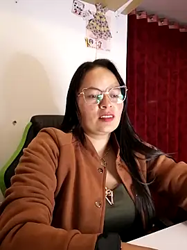 Daliz Leon online show from October 7, 1:47 am