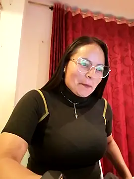 Daliz Leon online show from December 4, 1:48 am