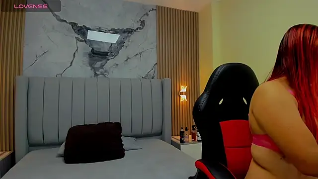 LINZI LENNOX online show from February 11, 12:32 pm