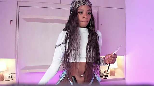 Snapshot of Stefannyevans_ chatting on March 13, 1:40 pm Stefannyevans online show from March 13, 1:40 pm