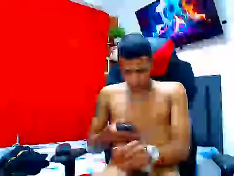 Snapshot of cristian_tayron1 chatting on July 28, 7:39 pm cristian tayron1 online show from July 28, 7:39 pm