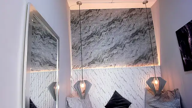 Julieth brown  online show from November 9, 12:25 pm