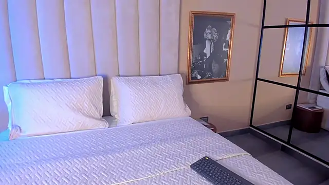 AnnyBentley online show from September 23, 4:04 am