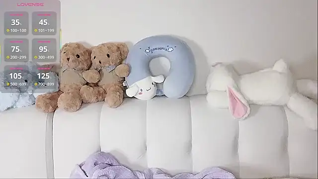 Snapshot of LuLu-Moon chatting on October 24, 10:28 pm LuLu-Moon online show from October 24, 10:28 pm