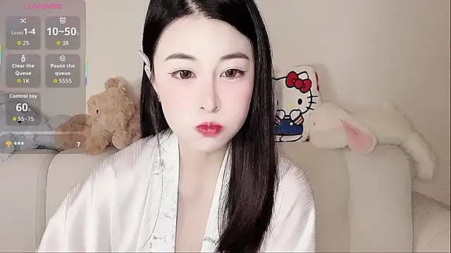 Snapshot of LuLu-Moon chatting on November 1, 2:08 pm LuLu-Moon online show from November 1, 2:08 pm