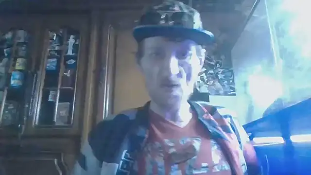 Snapshot of zipmantoof chatting on September 16, 3:46 pm zipmantoof online show from September 16, 3:46 pm