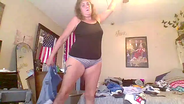 Bored Grandma online show from September 30, 7:19 pm