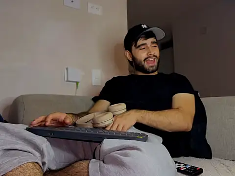 zack sullivan22 online show from December 3, 7:27 am