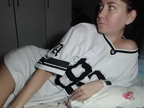 petite danielle online show from December 2, 12:27 am