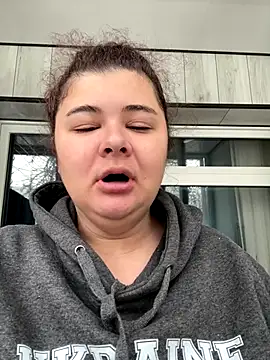 Snapshot of AliceCurlyX chatting on December 15, 9:35 am AliceCurlyX online show from December 15, 9:35 am