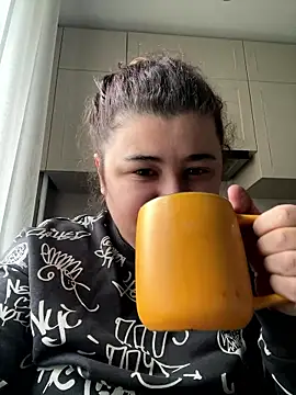 Snapshot of AliceCurlyX chatting on January 10, 10:50 am AliceCurlyX online show from January 10, 10:50 am