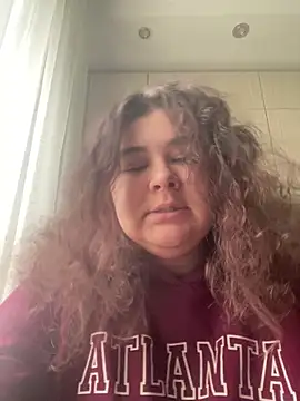 Snapshot of AliceCurlyX chatting on February 2, 7:51 am AliceCurlyX online show from February 2, 7:51 am