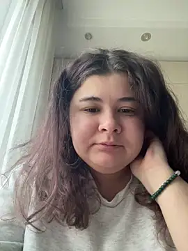 Snapshot of AliceCurlyX chatting on February 4, 6:41 am AliceCurlyX online show from February 4, 6:41 am