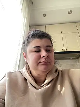 Snapshot of AliceCurlyX chatting on February 9, 11:25 am AliceCurlyX online show from February 9, 11:25 am