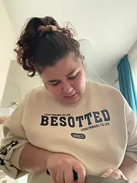 Snapshot of AliceCurlyX chatting on February 15, 10:25 am AliceCurlyX online show from February 15, 10:25 am