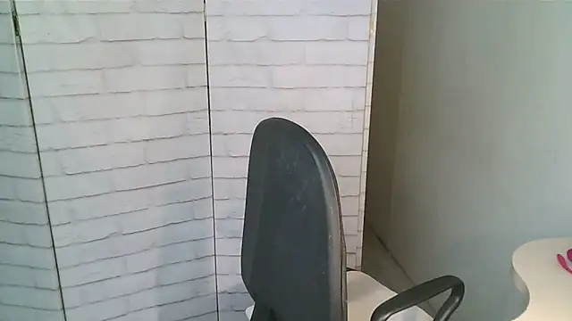 Helen xi  online show from May 16, 5:04 am