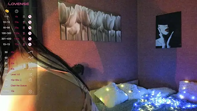 Juliorah online show from October 23, 3:00 pm