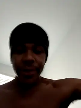 Snapshot of Illshoveitinyaback chatting on November 4, 8:19 pm Illshoveitinyaback online show from November 4, 8:19 pm