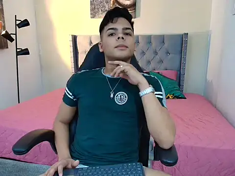 stewart mateo  online show from October 17, 2:04 am