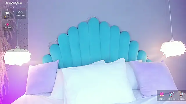 Snapshot of AlassiaHocthner chatting on September 24, 11:57 am AlassiaHocthner online show from September 24, 11:57 am