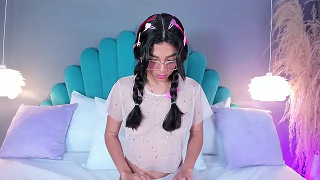 Snapshot of AlassiaHocthner chatting on October 9, 11:41 am AlassiaHocthner online show from October 9, 11:41 am